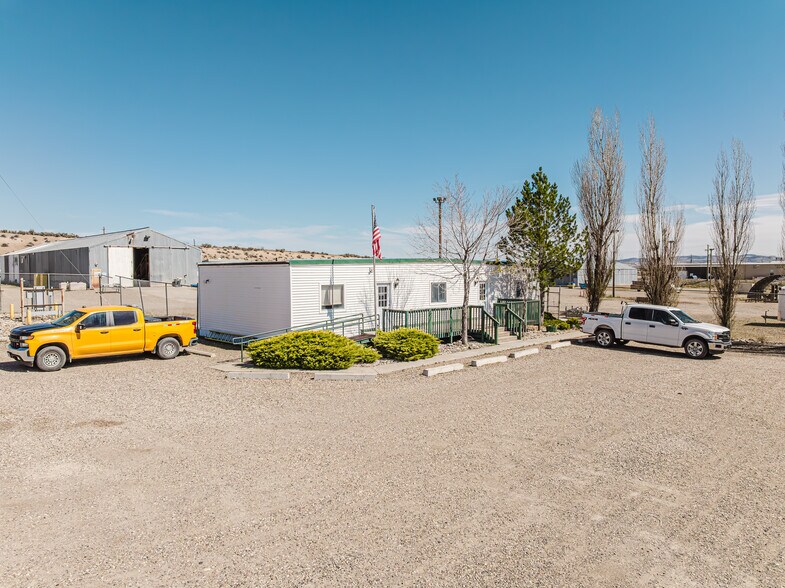 More Photos Of 824 Poplar St, Carlin Industrial For Sale