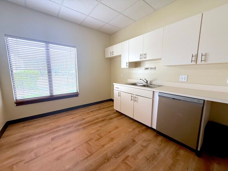 More Photos Of 125 W Pineview St, Altamonte Springs Medical For Lease