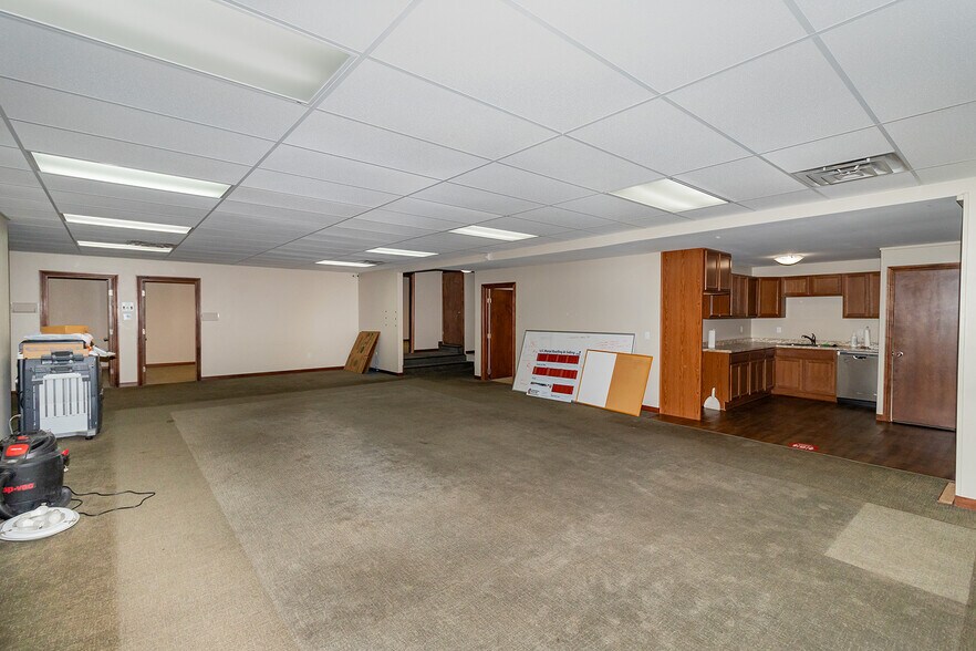 More Photos Of 1627 S Hillside St, Wichita Freestanding For Sale