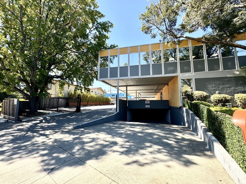 More Photos Of 4950 W Hamilton Ave, San Jose Office For Lease