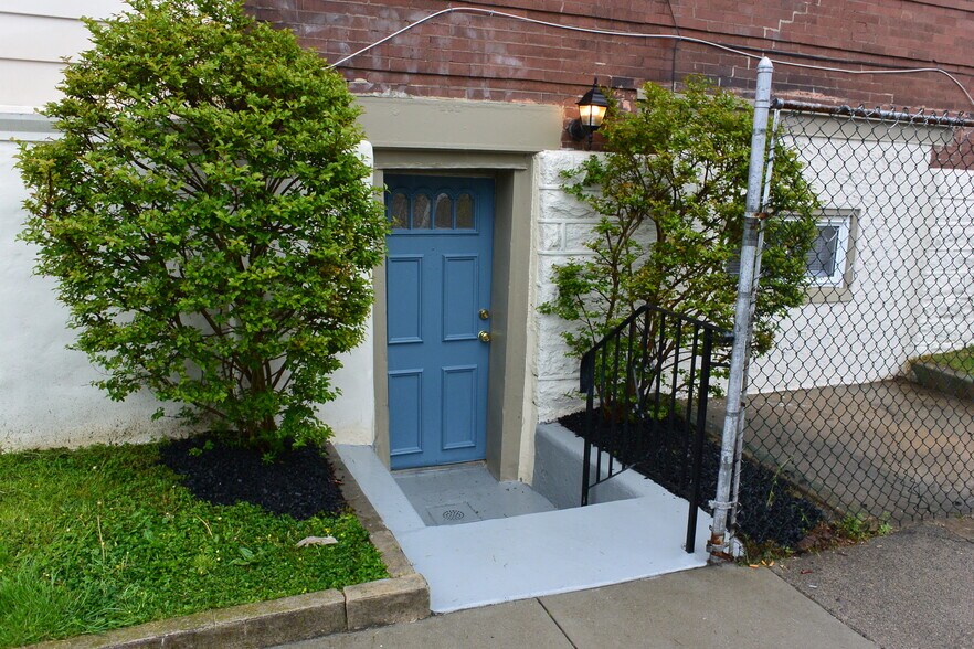 More Photos Of 5862 Christian St, Philadelphia Storefront Retail Residential For Lease