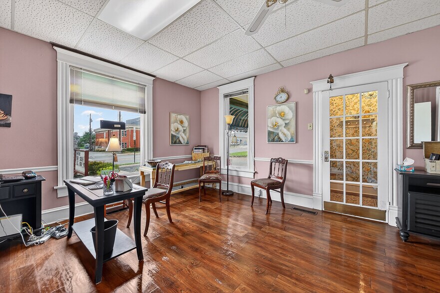 More Photos Of 412 W Walnut St, Rogers General Retail For Sale