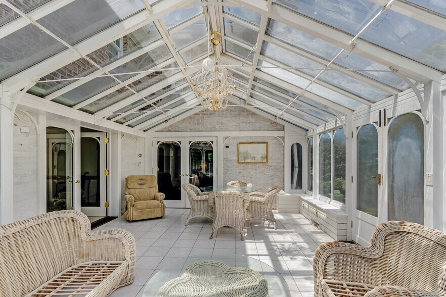 More Photos Of 1445 Catawba Ave, Newfield Service For Sale