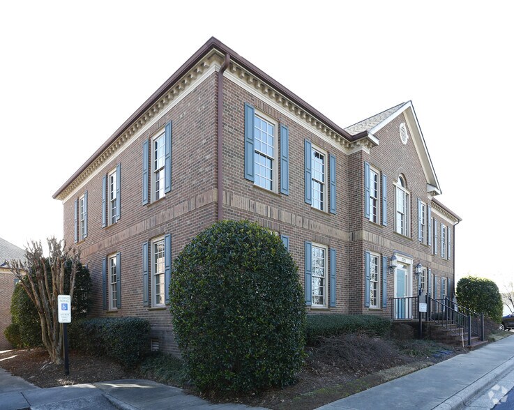 More Photos Of 2525 Raeford Rd, Fayetteville Medical For Lease