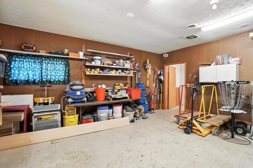 More Photos Of 103 Quinter Farm Rd, Englewood Freestanding For Sale
