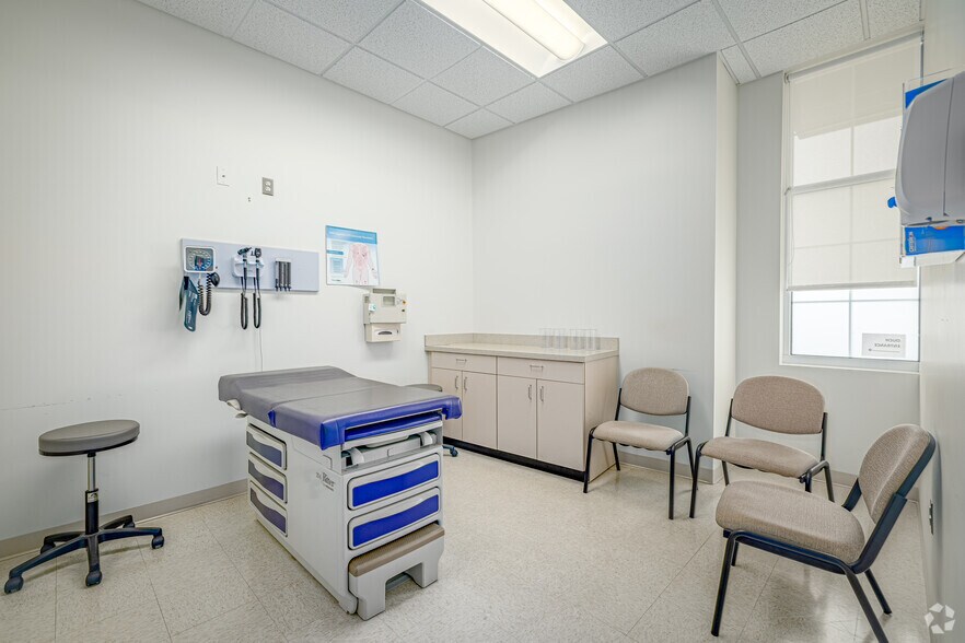 More Photos Of 6020 Meadowridge Center Dr, Elkridge Medical For Lease