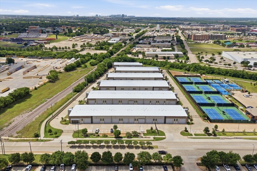 More Photos Of 6767 All Stars Ave, Frisco Showroom For Sale