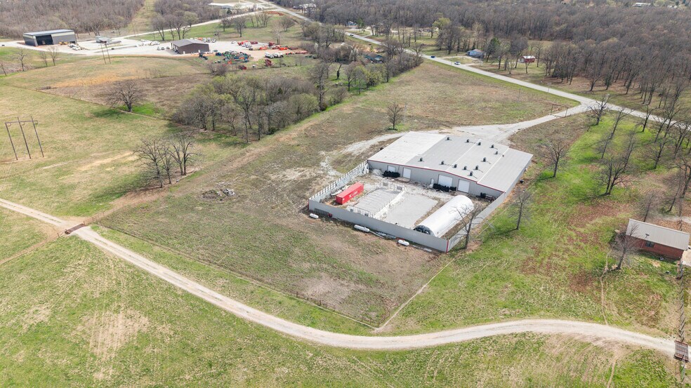 More Photos Of 57530 E Highway 59, Fairland Manufacturing For Sale