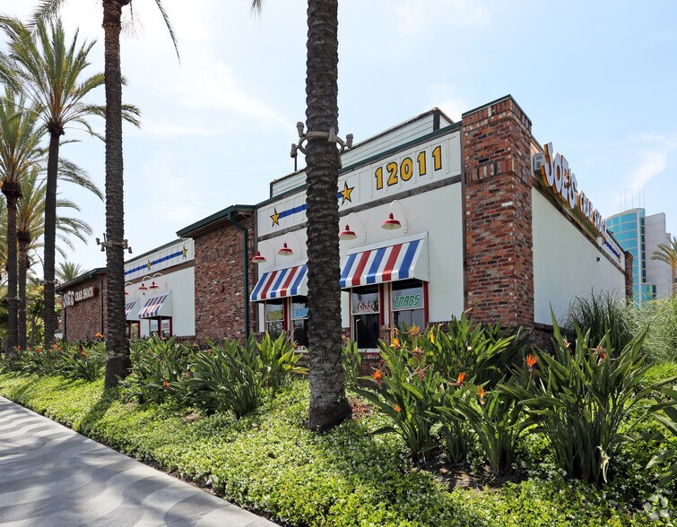 More Photos Of 12011 Harbor Blvd, Garden Grove Restaurant For Lease
