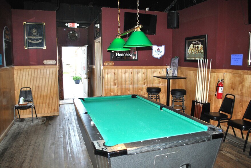More Photos Of 209 W Main St, Circleville Storefront For Sale