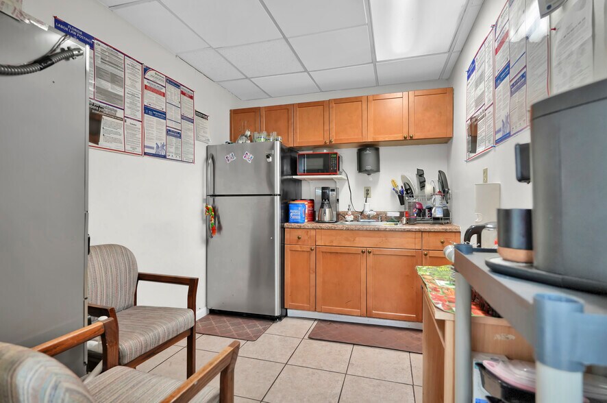 More Photos Of 3347 NW 74th Ave, Miami Warehouse For Sale