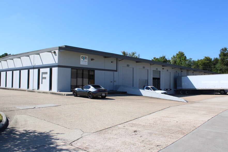 More Photos Of 15925 Morales Rd, Houston Unknown For Lease