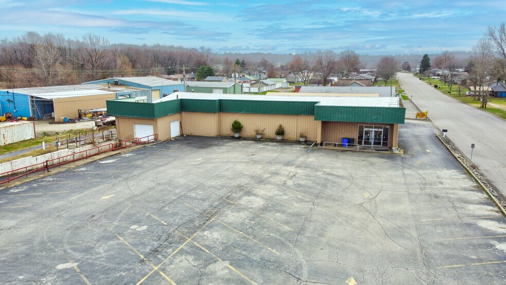 More Photos Of 2015 Payne st, Tell City Light Distribution For Sale