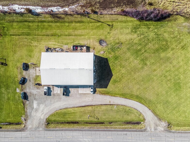 More Photos Of 2326 N Main St, Osceola Auto Repair For Sale