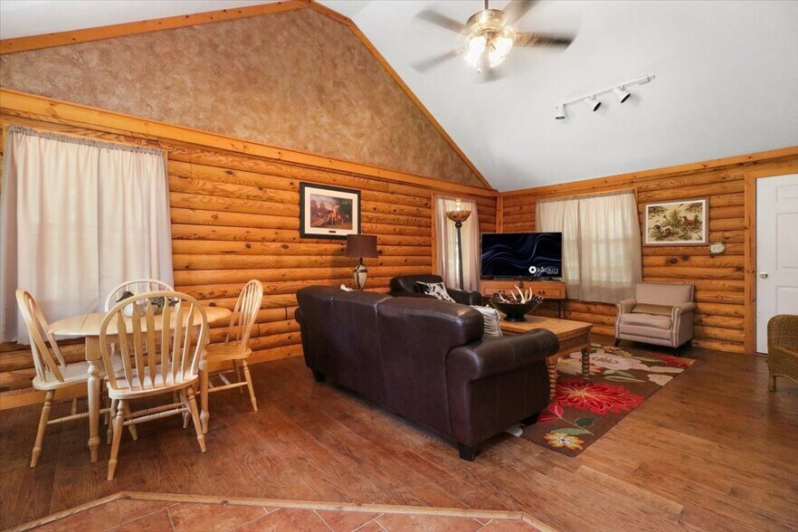 More Photos Of 1300 County Road 113 rd, Alton Specialty For Sale