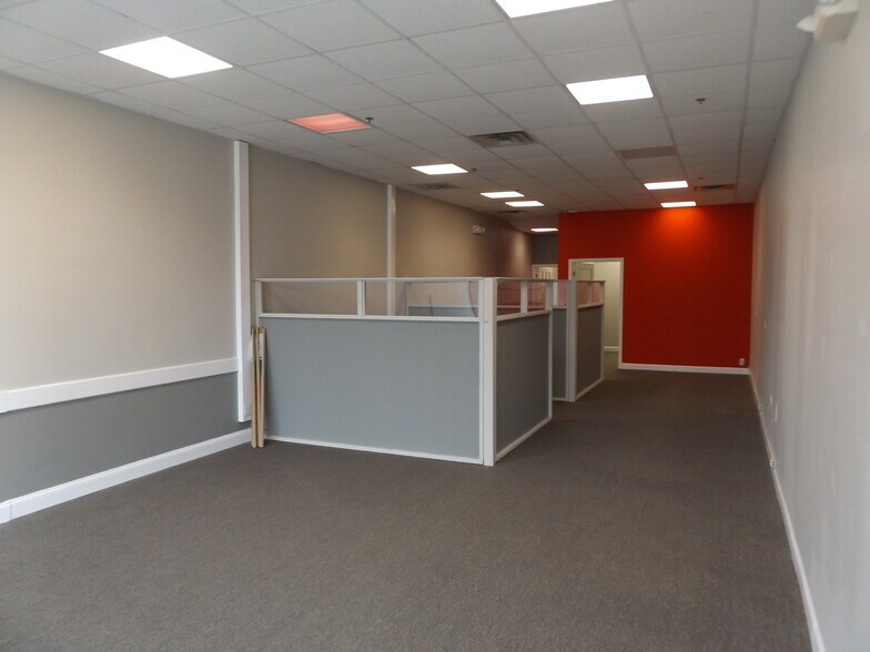 More Photos Of 279-297 N Northwest Hwy, Palatine Unknown For Lease
