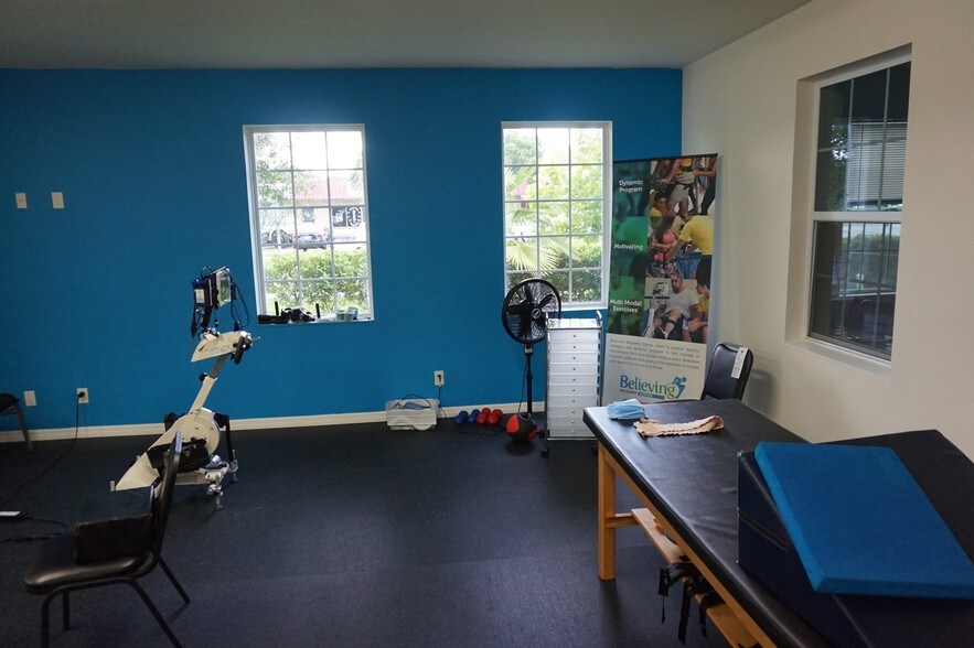 More Photos Of 7008 N Himes Ave, Tampa Office For Lease