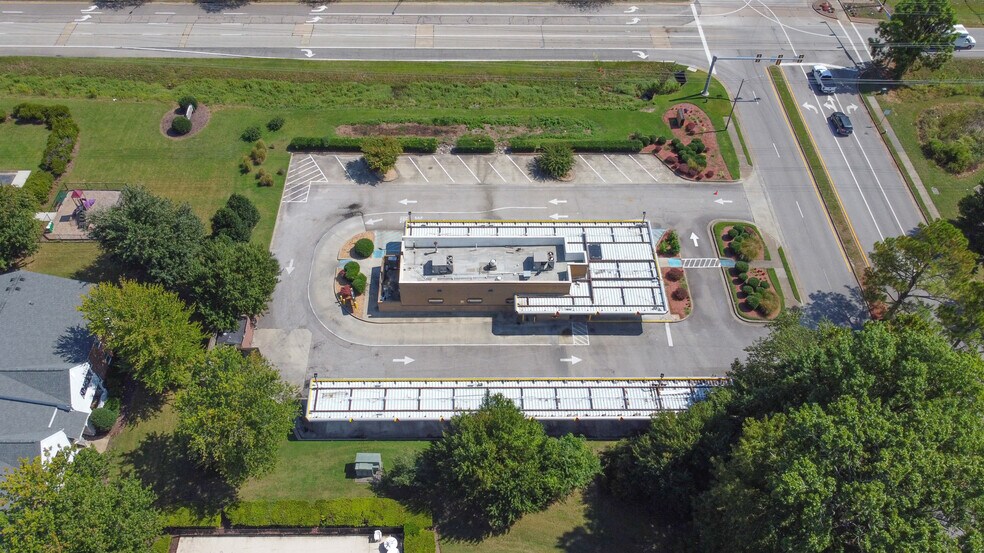 More Photos Of 200 Floyd Thompson Blvd, Hampton Fast Food For Lease