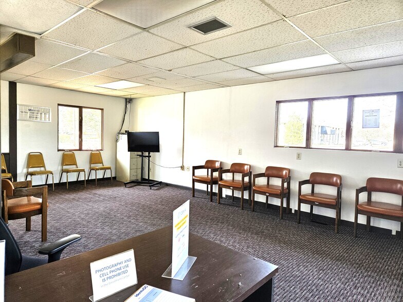More Photos Of 3215 Christy Way S, Saginaw Flex For Sale