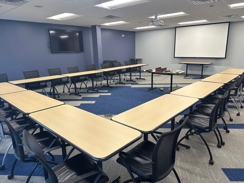 More Photos Of 7660 Imperial Way, Allentown Office For Lease