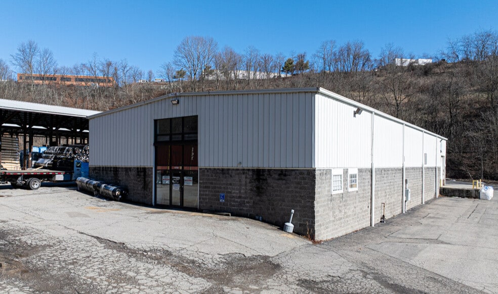 More Photos Of 4750 Steubenville Pike, Pittsburgh Warehouse For Lease