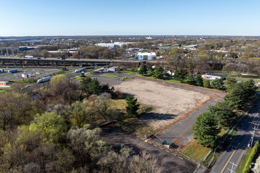 More Photos Of 6201 Bristol Pike, Levittown Distribution For Lease