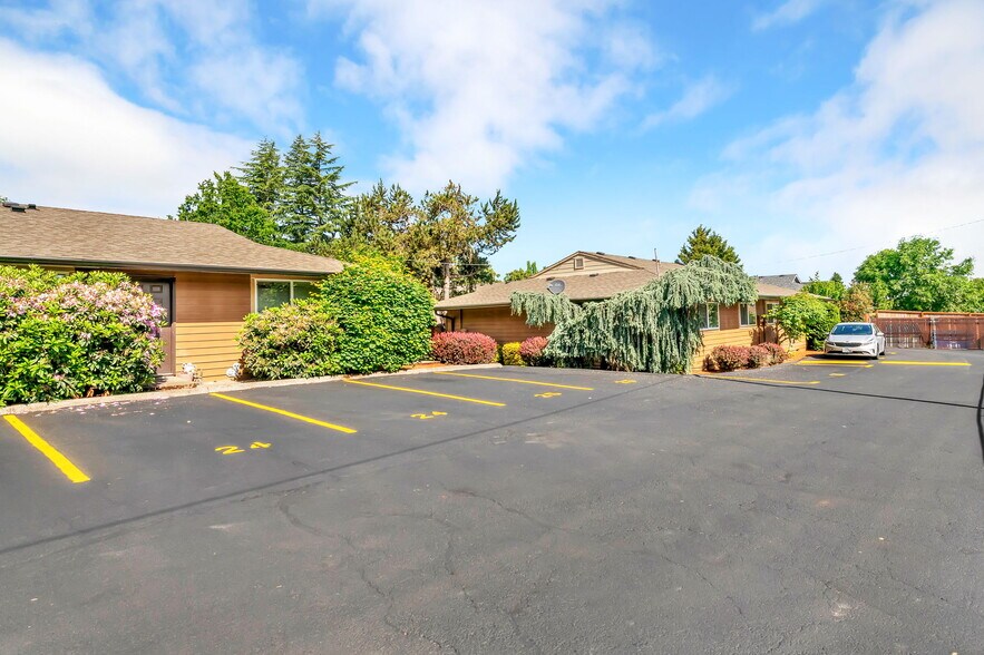More Photos Of 14130 SW 105th Ave, Tigard Apartments For Sale