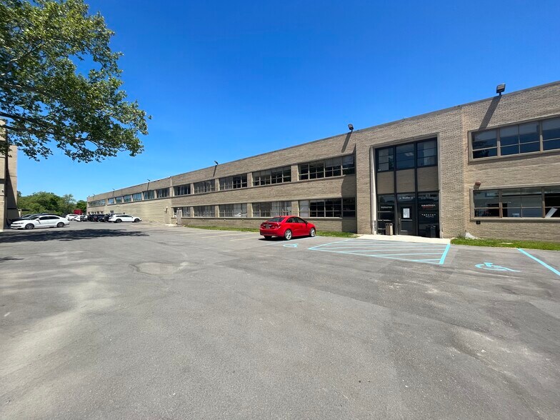 More Photos Of 6841 N Rochester Rd, Rochester Hills Warehouse For Lease