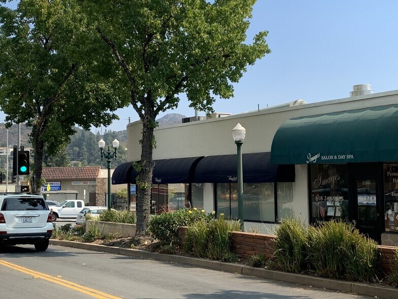 More Photos Of 2200-2228 Honolulu Ave, Glendale Storefront For Sale
