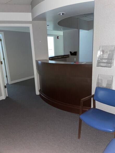 More Photos Of 4343 Old Grand Ave, Gurnee Medical For Lease