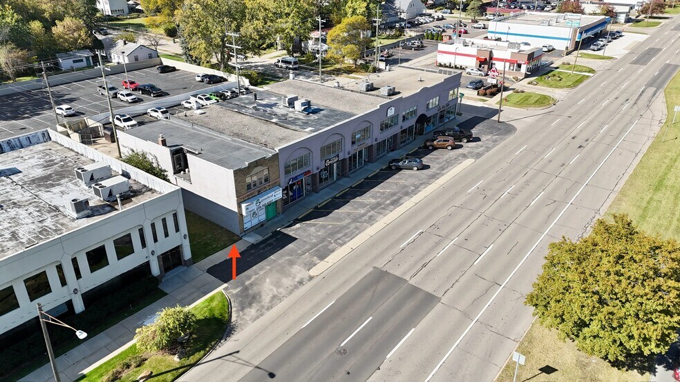 More Photos Of 30333 Woodward Ave, Royal Oak Storefront Retail Office For Sale