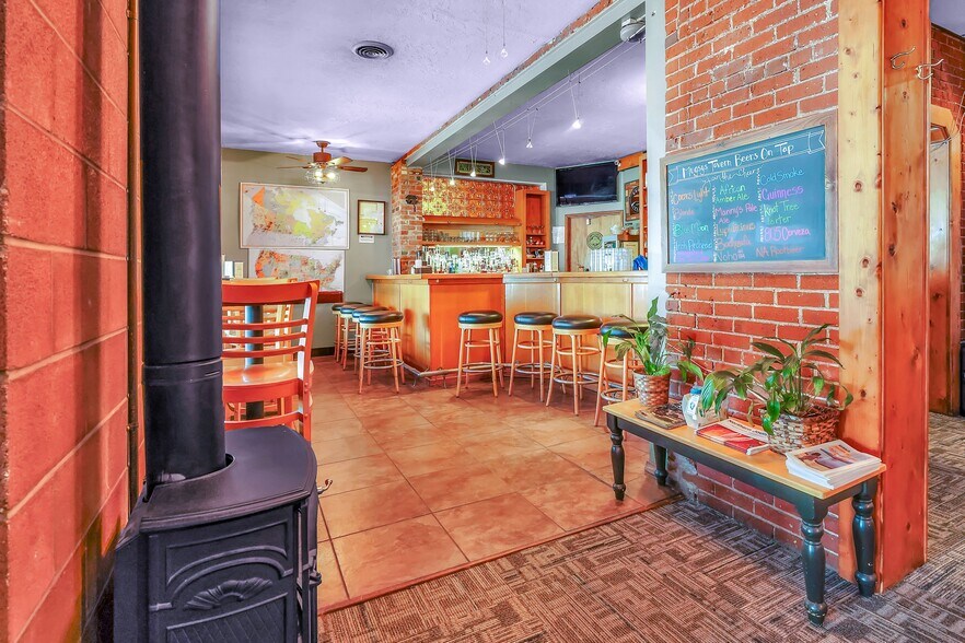 More Photos Of 7161 Main St, Bonners Ferry Bar For Sale