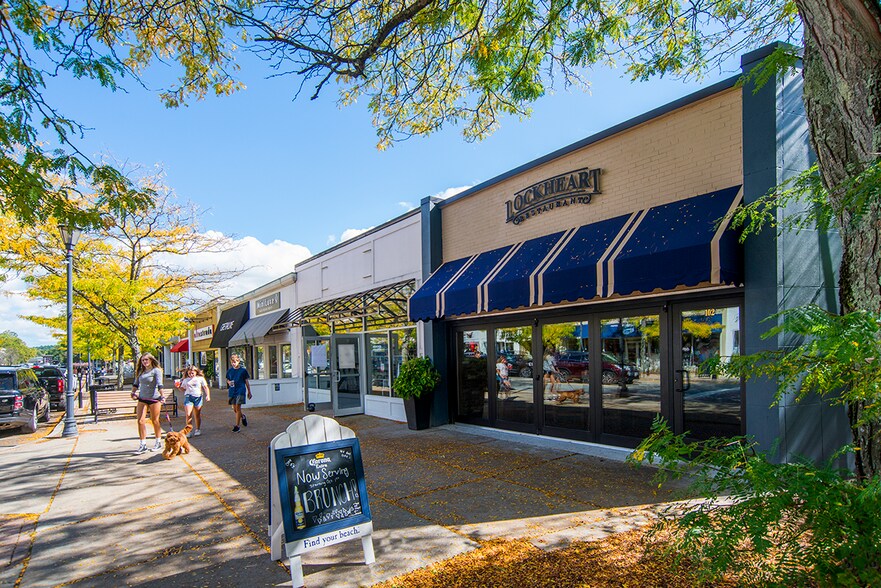 More Photos Of 74-102 Central St, Wellesley General Retail For Sale