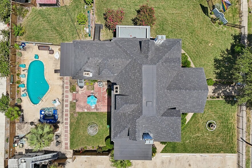 More Photos Of 421 Howard St, San Antonio Hospitality For Sale