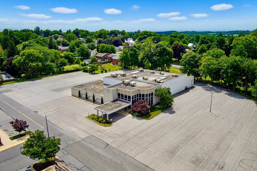 More Photos Of 505 Jermor Ln, Westminster Restaurant For Lease