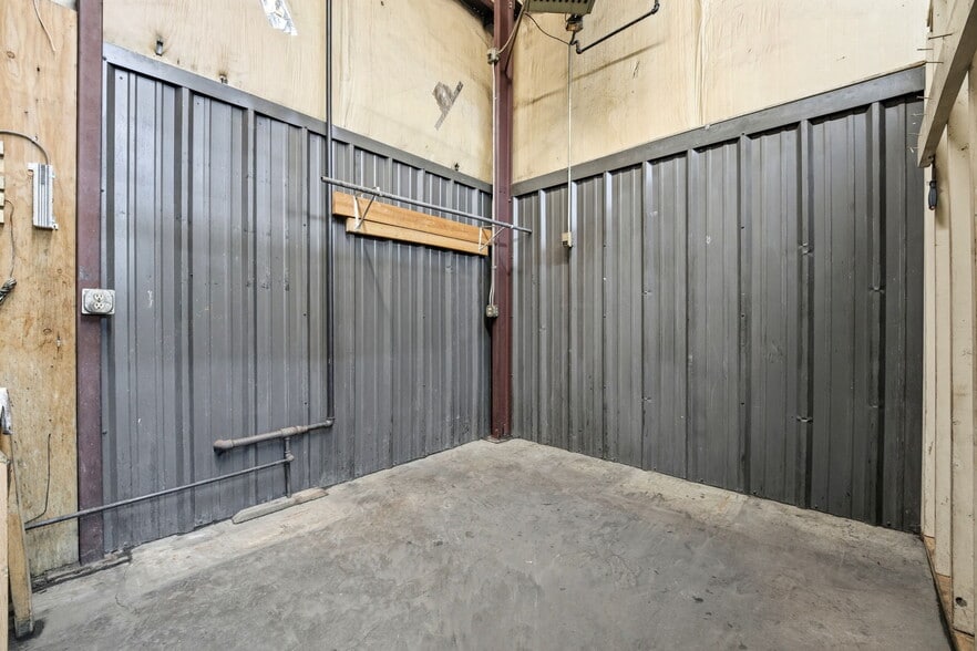 More Photos Of 3435 Kimball Cir, Colorado Springs Service For Lease