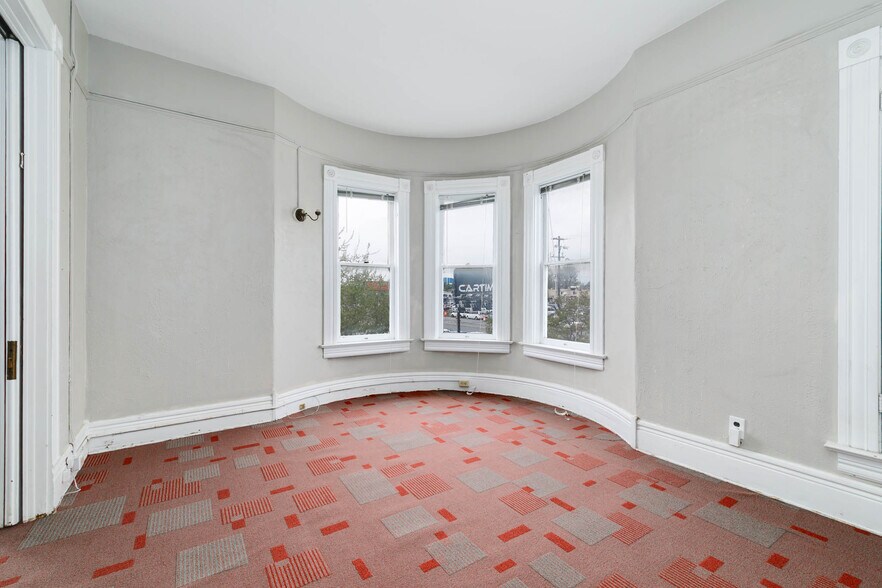 More Photos Of 961 W Holt Blvd, Ontario Medical For Sale
