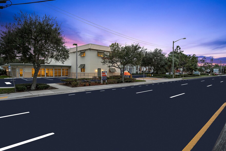 More Photos Of 800 W Indiantown Rd, Jupiter Storefront Retail Office For Lease