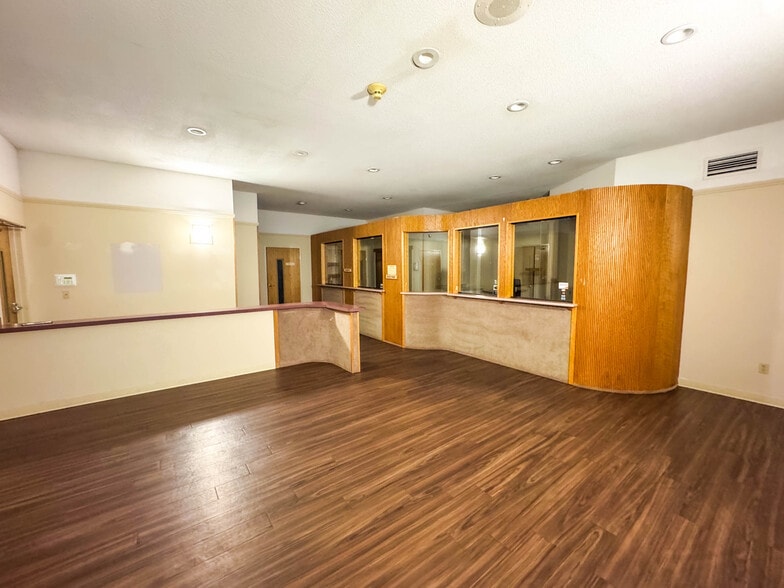 More Photos Of 687 Straits Tpke, Middlebury Medical For Sale