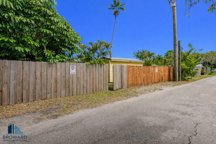 More Photos Of 255 SW 15th St, Dania Beach Apartments For Sale