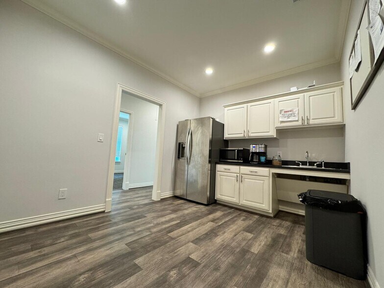More Photos Of 8751 Collin McKinney Pky, McKinney Office Residential For Lease