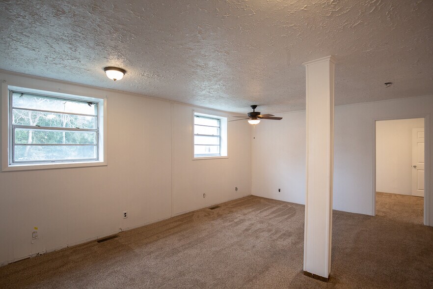 More Photos Of 765 E Washington St, Monticello Auto Repair For Sale