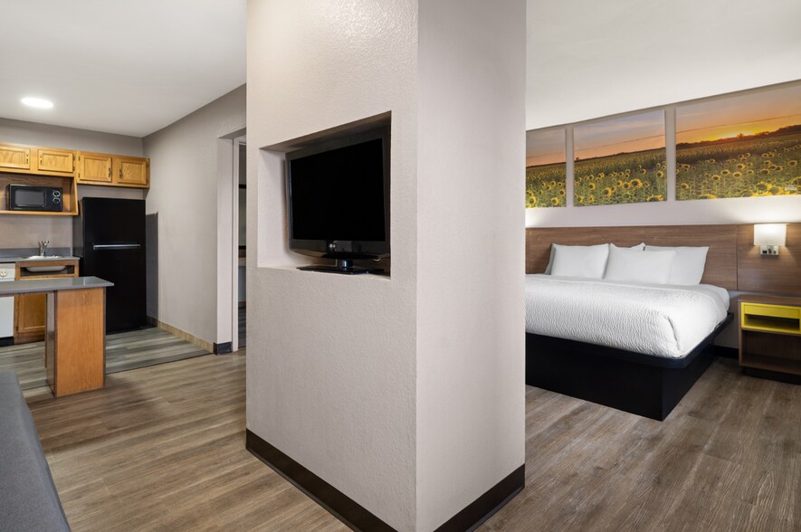 More Photos Of 3980 S Reed Rd, Kokomo Hotel For Sale