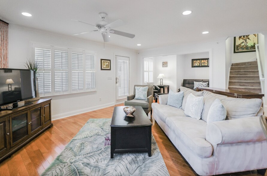 More Photos Of 13 Silver Ave, Tybee Island Apartments For Sale