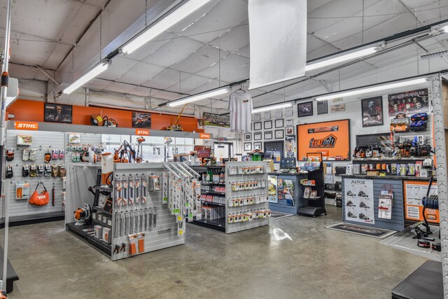 More Photos Of 1304 N Division St, Pontiac Flex For Sale