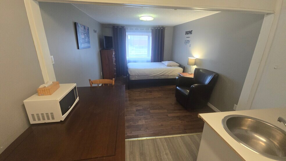 More Photos Of 5132 46th NE Ave, Chetwynd Hotel For Sale