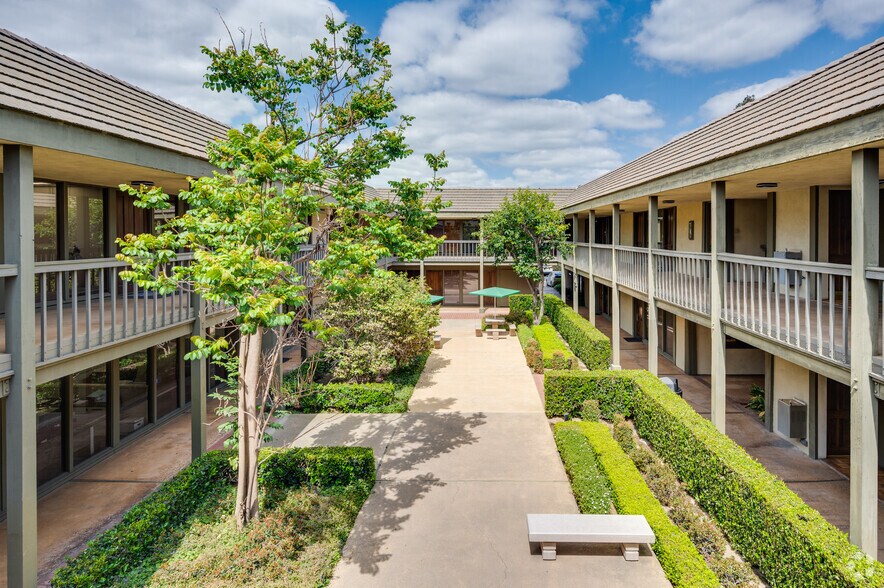 More Photos Of 17671 Irvine Blvd, Tustin Office For Lease