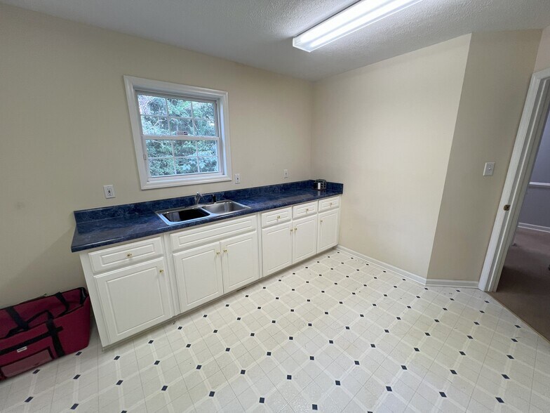 More Photos Of 556 Silver Bluff Rd, Aiken Office Residential For Sale