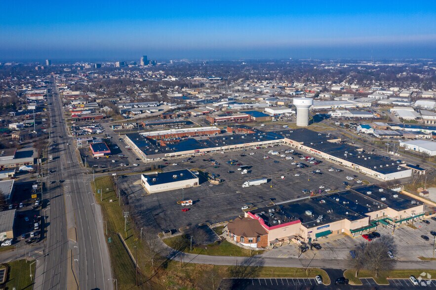 More Photos Of 1301 Winchester Rd, Lexington Unknown For Lease