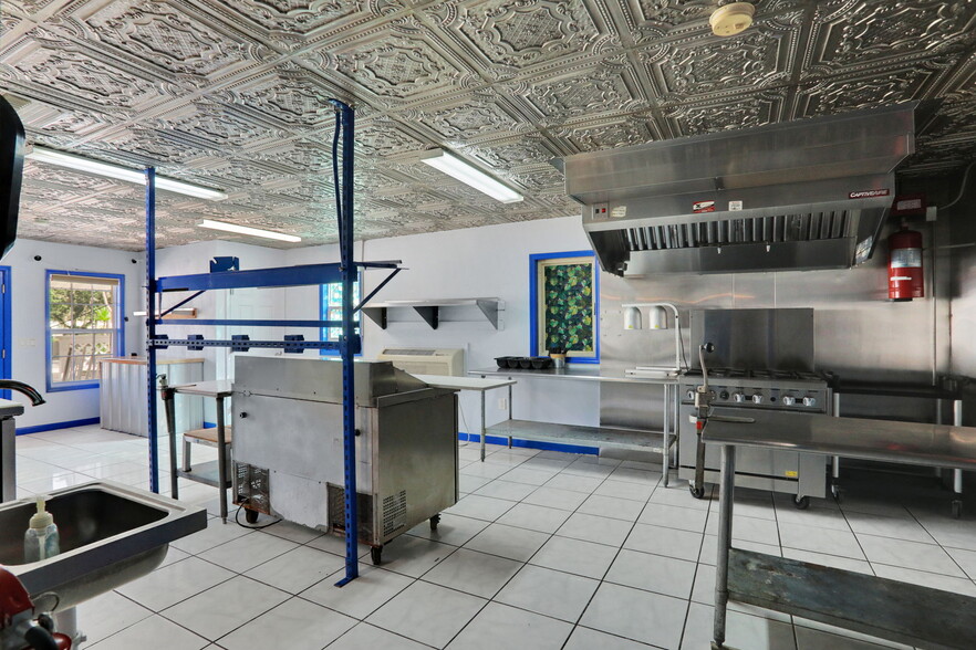 More Photos Of 413 Elm St, Welaka Freestanding For Sale